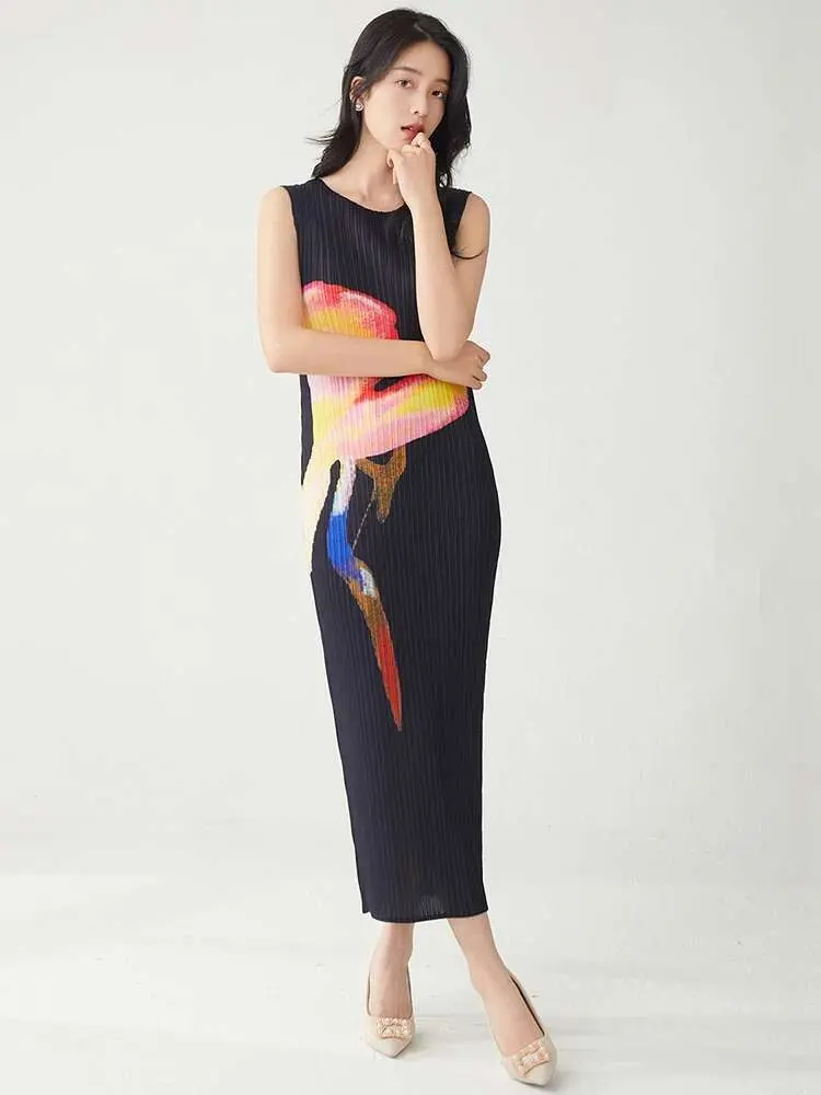 LANMREM Temperament Pleated Dress For Women Black Print O-neck Sleeveless Slim Straight Long Dresses Fashion 2025 Summer 2DE329
