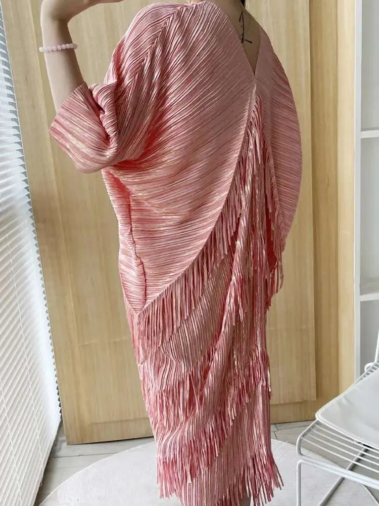 LANMREM Tassel Pleated Dress For Women V Neck Batwing Sleeves Solid Color Dresses Elegant Party 2025 Summer New Clothing 2AA1371