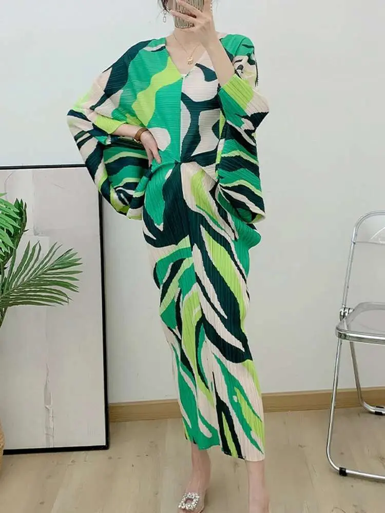 LANMREM Pleated Dress For Women Designer Printed V-neck Batwing Sleeves Slim Striped Dresses Female Clothing 2023 New 2YA2238