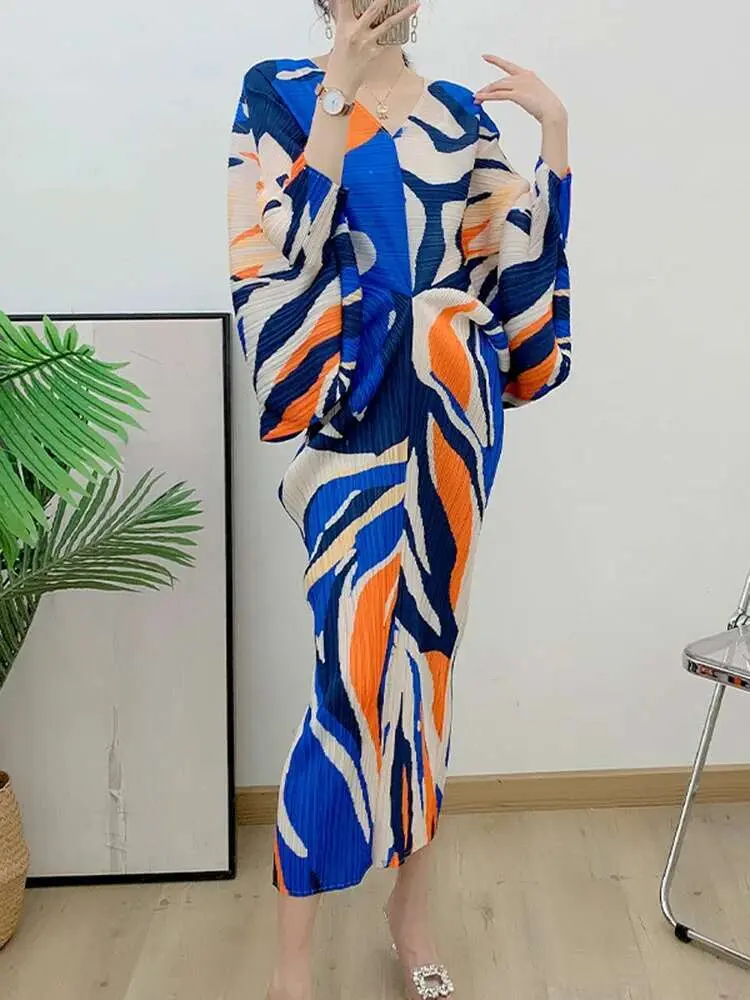 LANMREM Pleated Dress For Women Designer Printed V-neck Batwing Sleeves Slim Striped Dresses Female Clothing 2023 New 2YA2238