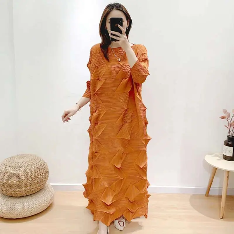 LANMREM 2025 new Spring fashion pleated dress round neck three quarter sleeves pleated pullover loose dress WN152