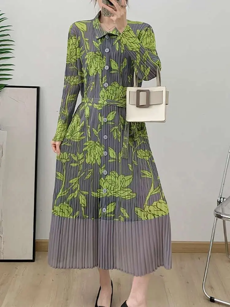 LANMREM Women's Pleated Print Dress Lapel Single Breasted Long Sleeve Lace-up Elegant Dresses Female Fashion 2025 Spring 2DE239
