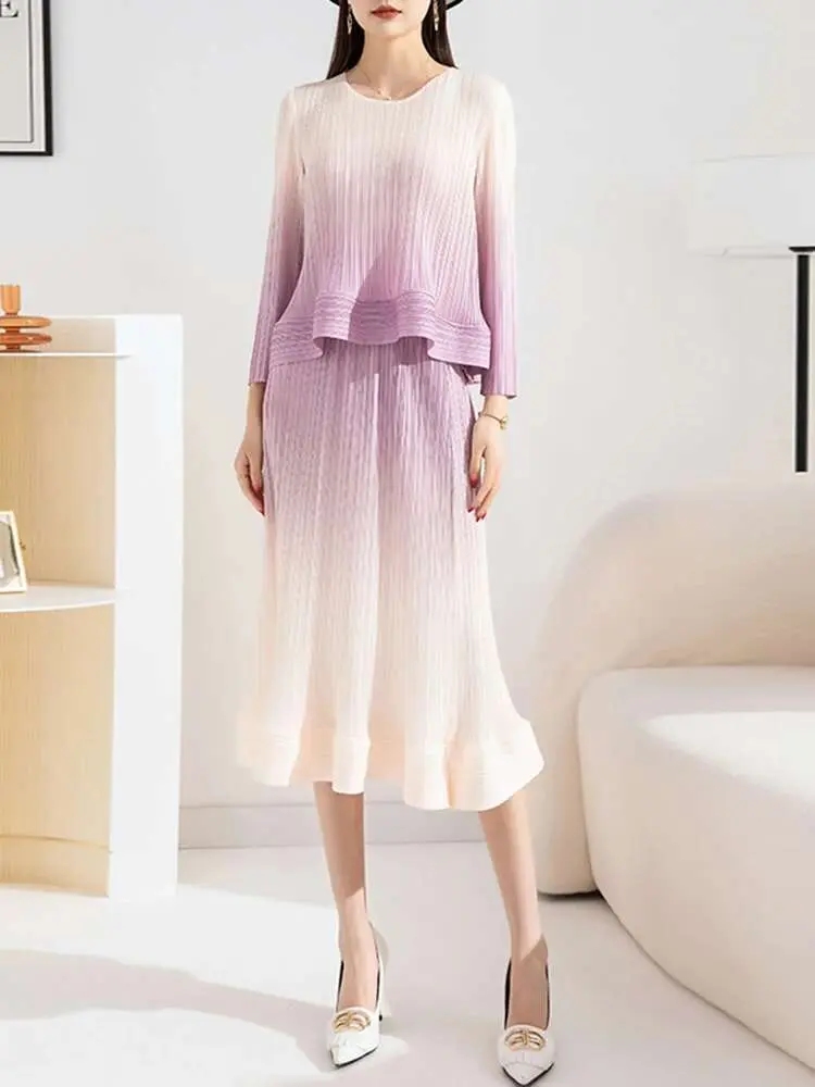 LANMREM Gradient 2 Pieces Skirt Set O-neck Long Sleeves Tops High Waist Ruffle Edge Skirts Female Clothing 2025 Spring 2YA557