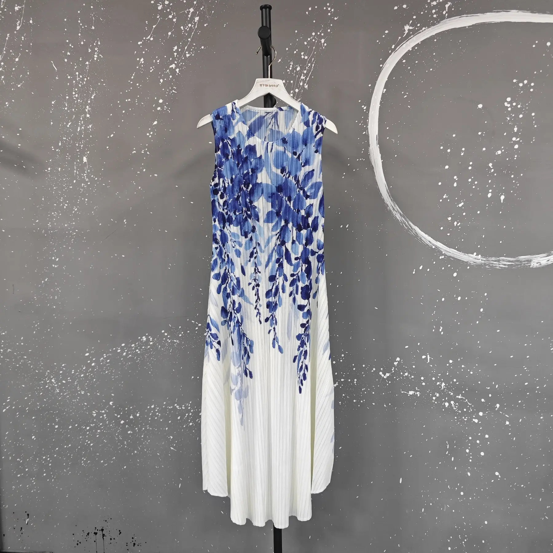 LANMREM Blue Gradient Color Round Neck Sleeveless Women's Dress Summer New Sweet Printting Dresses 2025 Chic Clothing 2DB3808