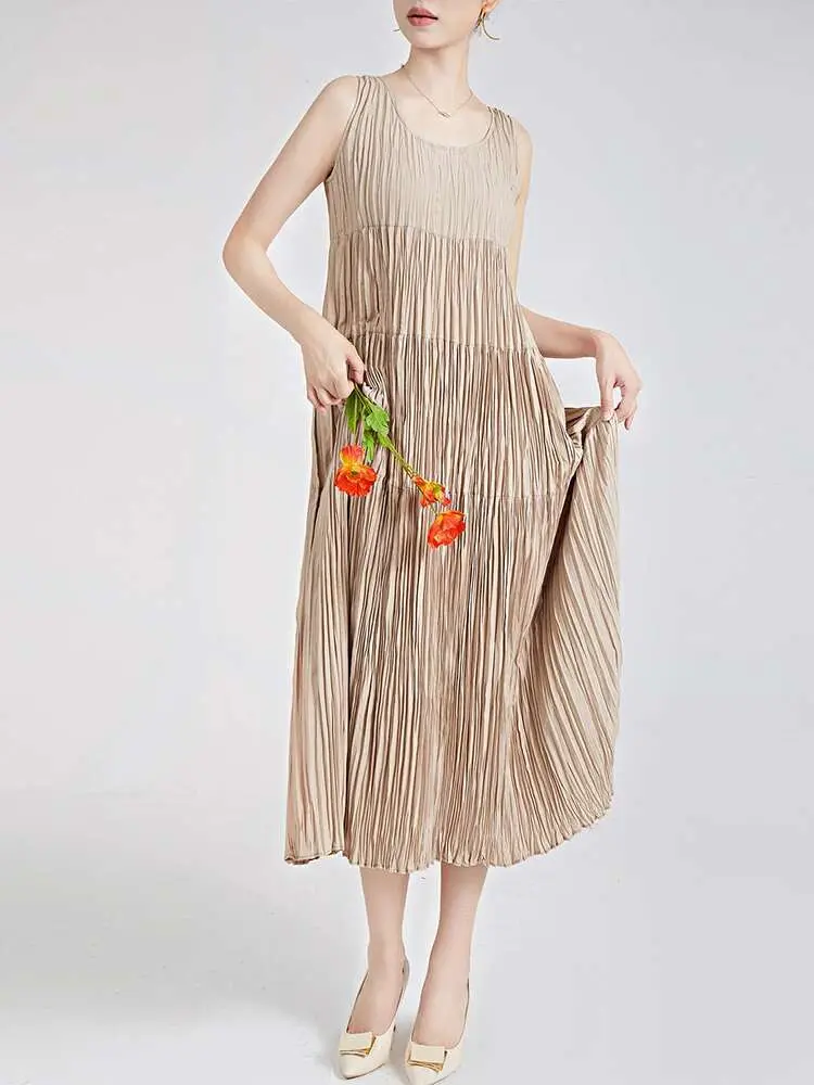LANMREM Elegant Pleated Dress For Women Round Neck Sleeveless Solid Spliced A-line Dresses Female Clothing 2024 New 2YA2860