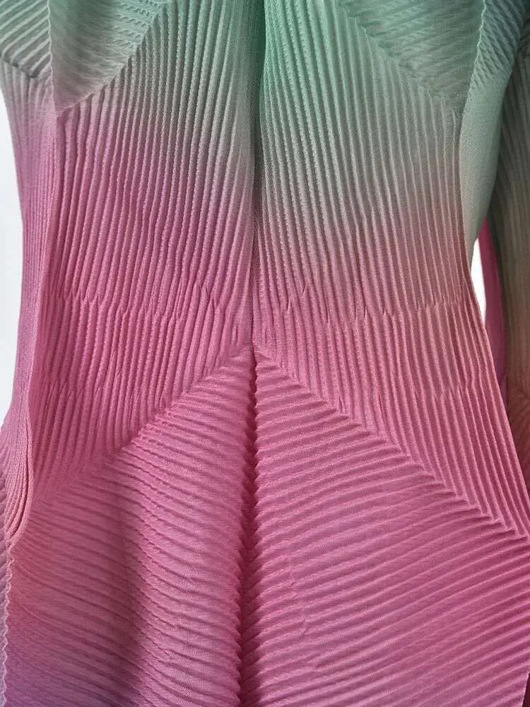 LANMREM Fashion Gradient Pleated Wide Leg Pants Women Elastic High Waist Contrast Color Trousers 2025 Spring New 2AA2577