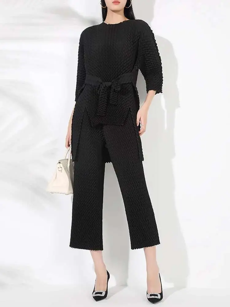 LANMREM Pleated 2 Pieces Set Women's Round Neck Three Quater Sleeves Belt T-shirt + Wide Leg Pants 2025 New Fashion 2DC1495