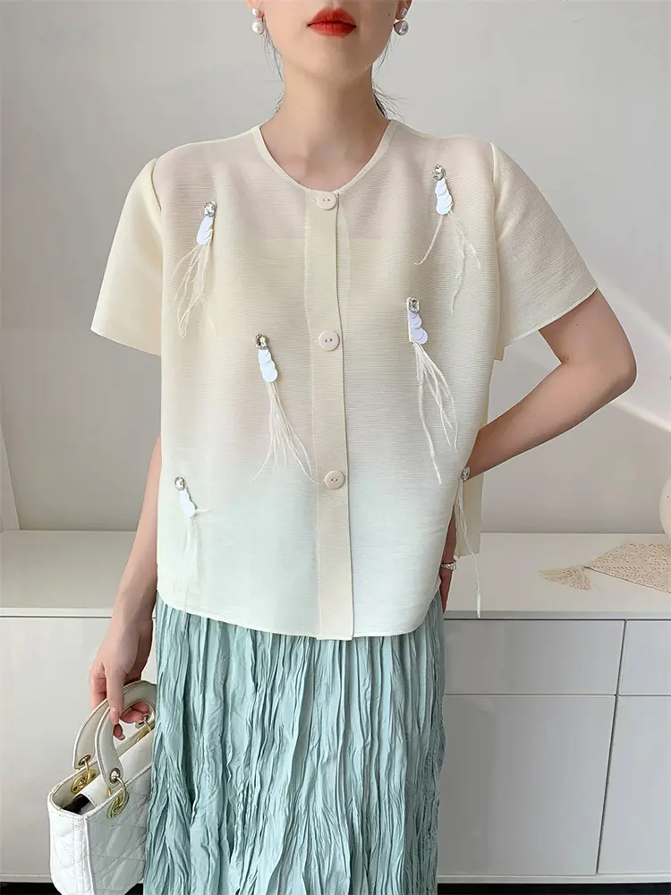 LANMREM High-end Nail Bead Feather Single Breasted Short Sleeve Women's Shirt 2025 New O-neck Loose Elastic Black Top 2DB3465