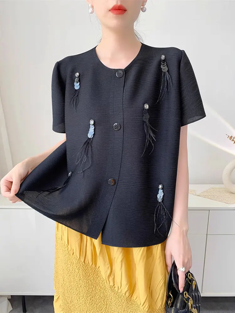 LANMREM High-end Nail Bead Feather Single Breasted Short Sleeve Women's Shirt 2025 New O-neck Loose Elastic Black Top 2DB3465