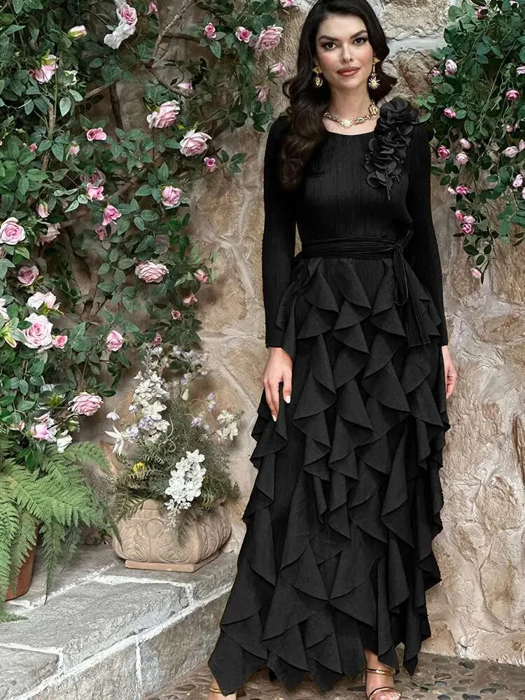 LANMREM High Quality Pleated Dress Women's Spring 2025 New O-neck Irregular Patchwork Ruffle Design Belted Long Dresses 2DB2466