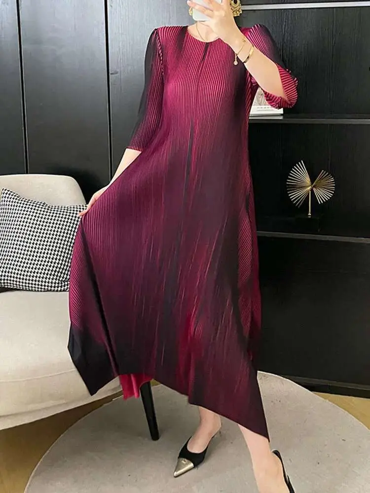 LANMREM Gradient Pleated Dress For Women Round Neck Loose Casual Style Irregular Hem Female Fashion Clothes 2025 Trendy 2DB2221