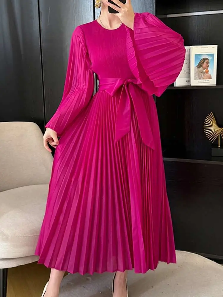 LANMREM Flower Pleated Dress For Women Long Flare Sleeves Belt Gathered Waist Solid Color Fashion Dresses 2025 New 2DB2405