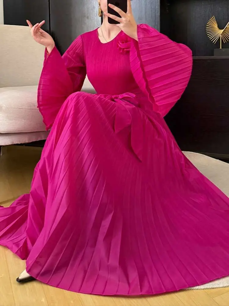 LANMREM Flower Pleated Dress For Women Long Flare Sleeves Belt Gathered Waist Solid Color Fashion Dresses 2025 New 2DB2405