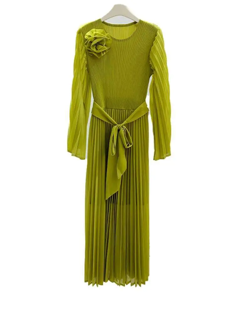 LANMREM Flower Pleated Dress For Women Long Flare Sleeves Belt Gathered Waist Solid Color Fashion Dresses 2025 New 2DB2405