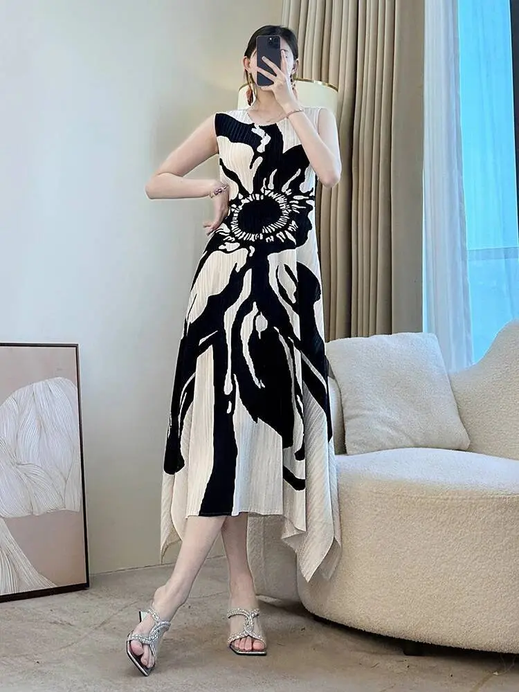 LANMREM Apricot Sleeveless Women's Pleated Dress Trendy Black Printting Irregular Summer Round Collar Loose Chic Dresses 2DB3428