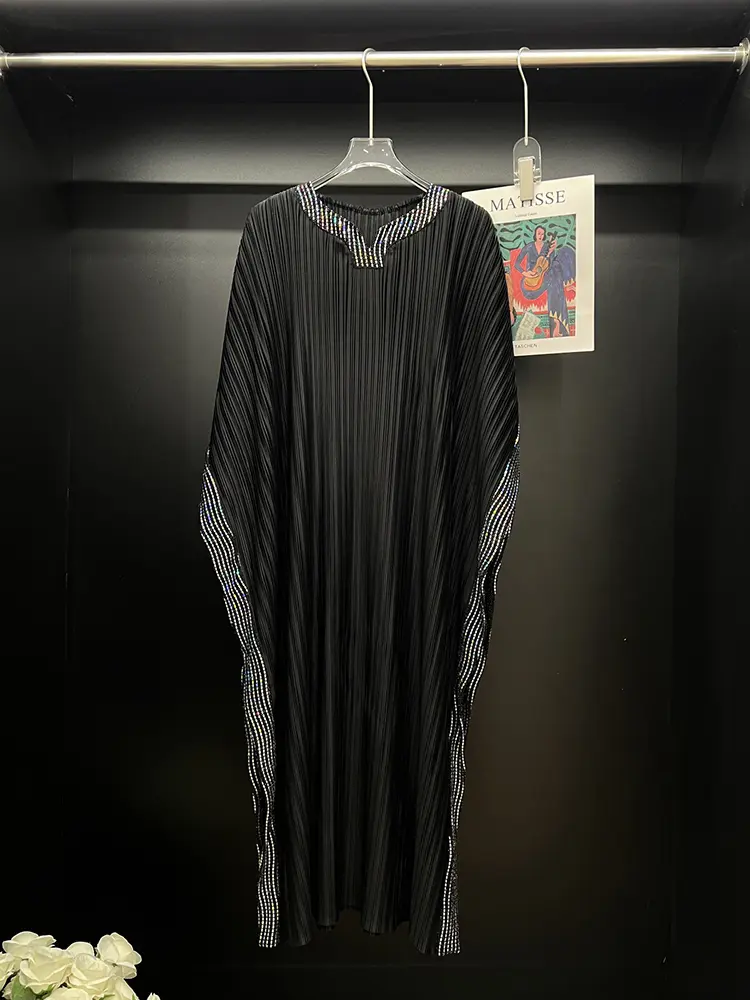LANMREM Chic Pleated Design Loose Cloak Short Sleeve Women's Dress Heat-melting Rhinestone Design Elastic Loose Dresses 2DB3576