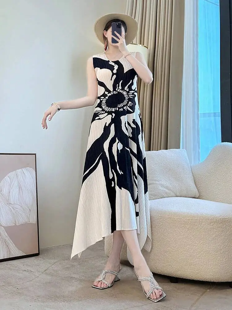LANMREM Apricot Sleeveless Women's Pleated Dress Trendy Black Printting Irregular Summer Round Collar Loose Chic Dresses 2DB3428