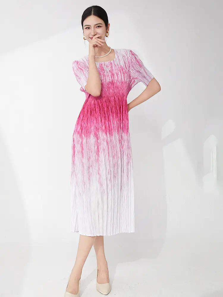 LANMREM Women's High-end Pleated Dress Elastic Slimming Gradient Round Neck Short Sleeved A-line Dresses Elegant Clothes 2DB3502