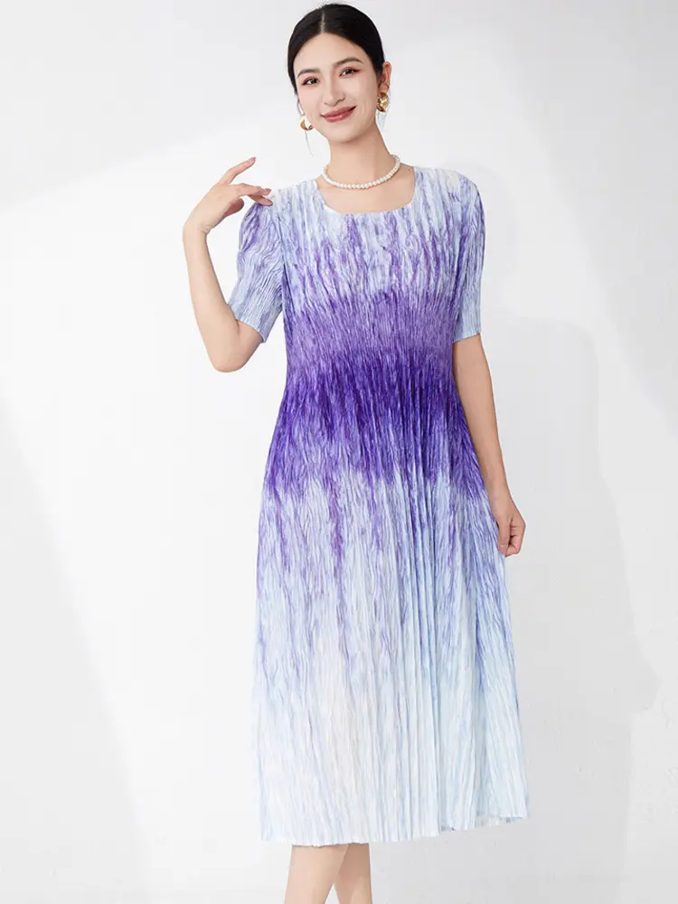 LANMREM Women's High-end Pleated Dress Elastic Slimming Gradient Round Neck Short Sleeved A-line Dresses Elegant Clothes 2DB3502