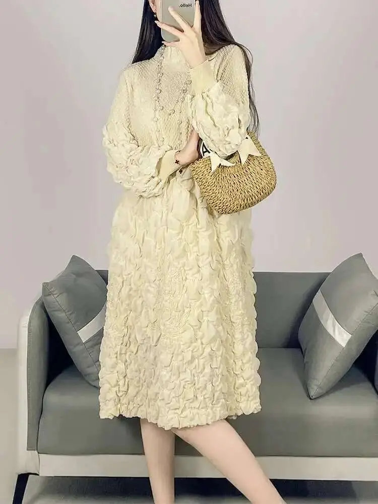 LANMREM Pleated Dress Niche Design Loose Three-dimensional Embossed Turtleneck Knee-length Dresses 2025 Spring New Cloth 2DB2460