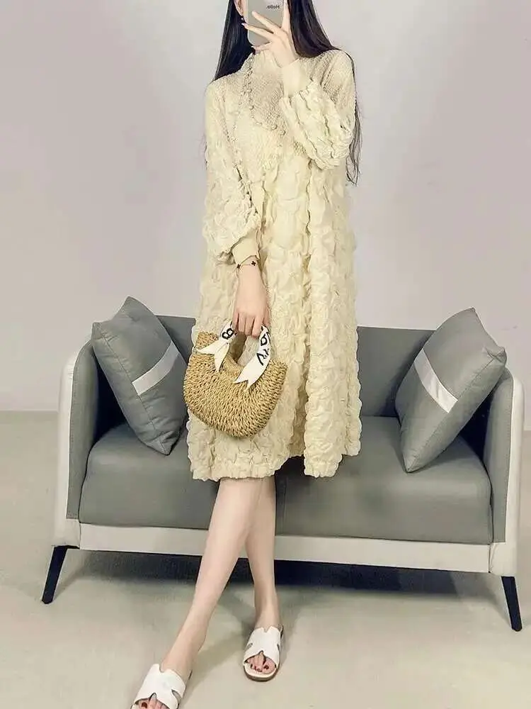 LANMREM Pleated Dress Niche Design Loose Three-dimensional Embossed Turtleneck Knee-length Dresses 2025 Spring New Cloth 2DB2460
