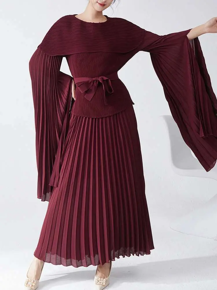 LANMREM 2 Pieces Pleated Sets For Women Round Neck Long Batwing Sleeves Bandage Shirts With A Line Skirts Female Fashion 2DB1690