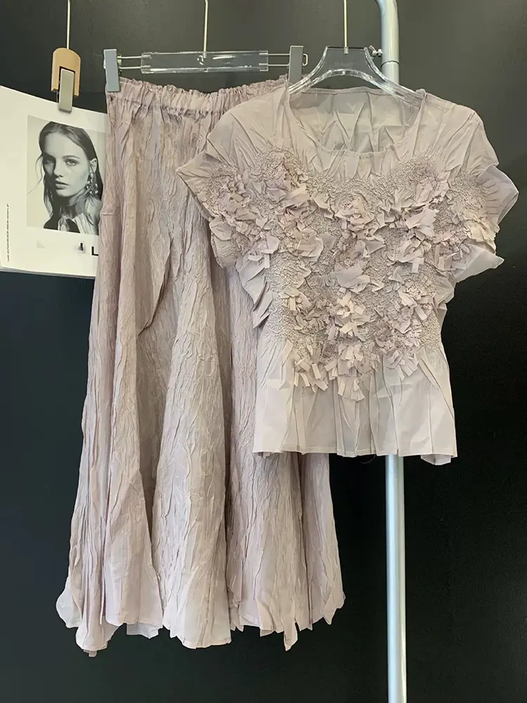 LANMREM Design Pleated Sets Women's Pleated Embroidered Short Sleeve Elastic T-shirt + A-line Skirt Chic Two-piece Set 2DB3450