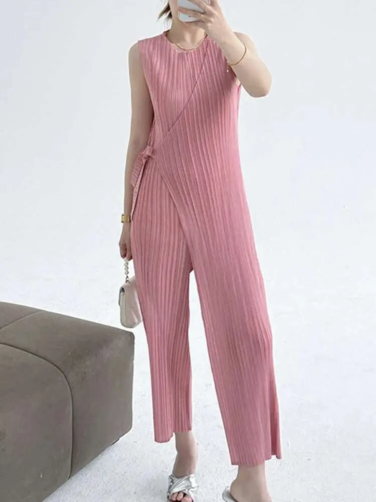 LANMREM Solid Color Casual Women's Jumpsuit Round Neck Sleeveless High Waist Side Lacing Design Stylish Jumpsuit 2025 New 2DE573