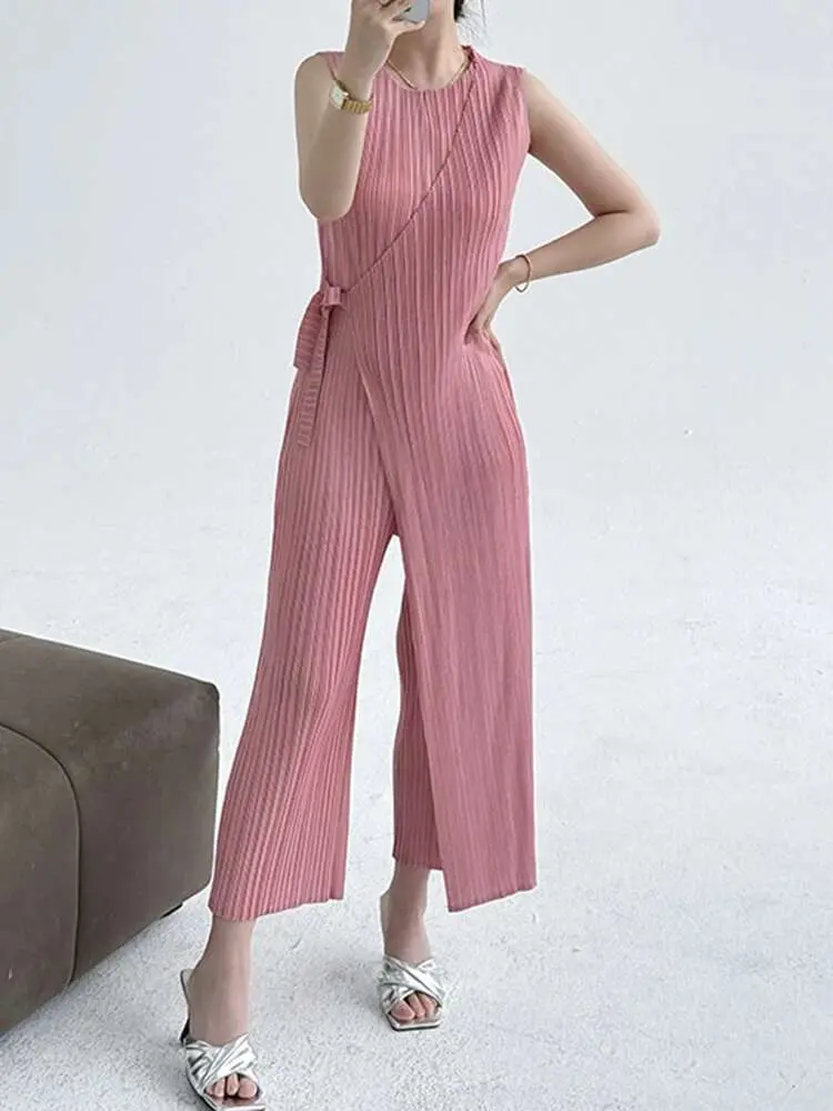 LANMREM Solid Color Casual Women's Jumpsuit Round Neck Sleeveless High Waist Side Lacing Design Stylish Jumpsuit 2025 New 2DE573