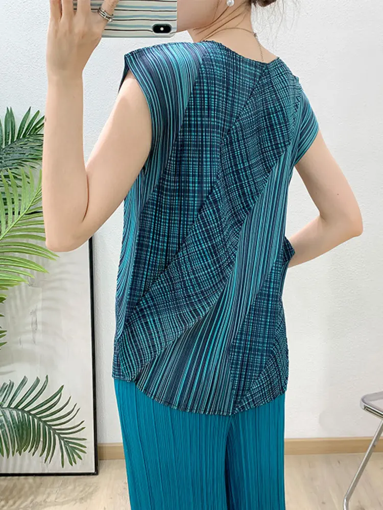 LANMREM High Quality Summer Hand Embroidered Blue Pleated Women's T-shirts 2025 New Casual Versatile Printed Top Chic 2DB3278