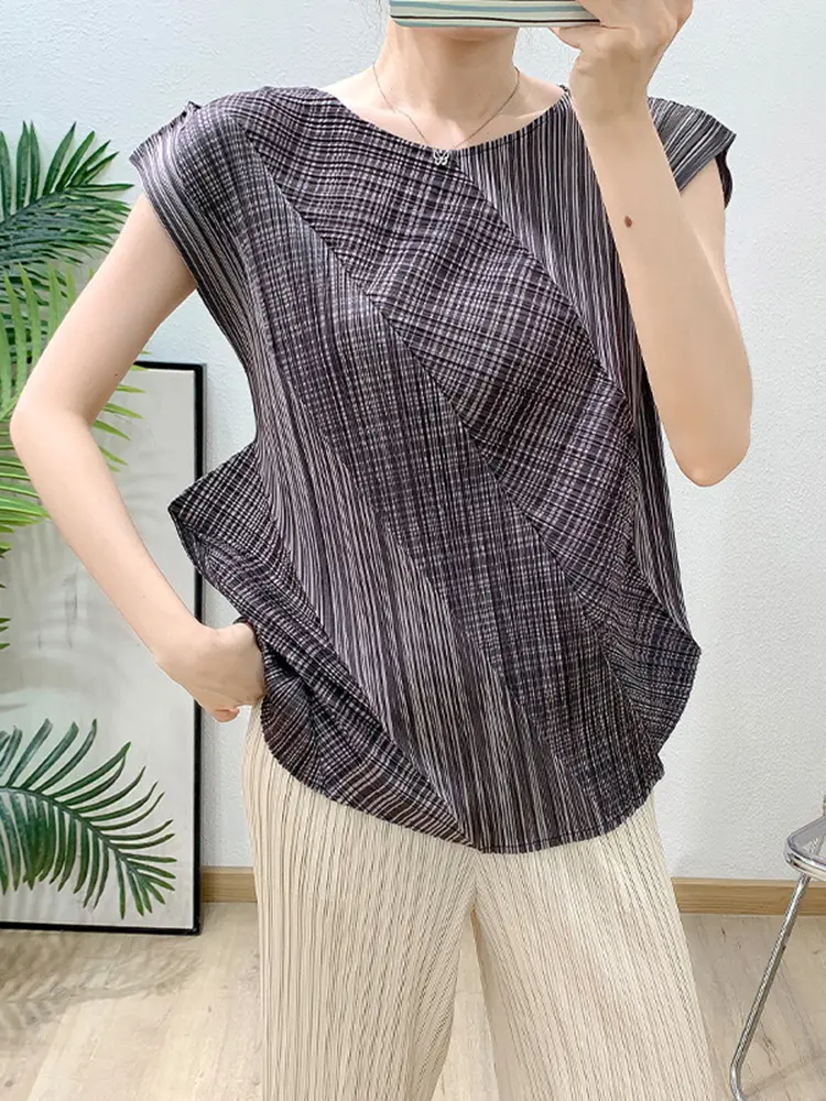 LANMREM High Quality Summer Hand Embroidered Blue Pleated Women's T-shirts 2025 New Casual Versatile Printed Top Chic 2DB3278
