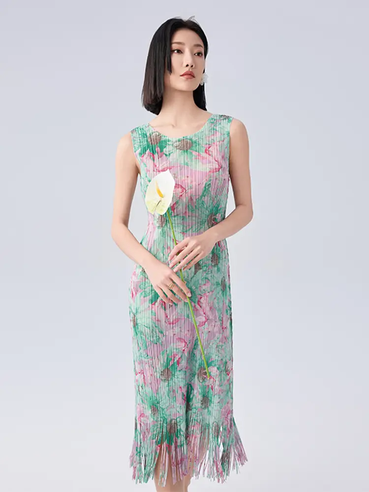 LANMREM High Street Hand Drawn Printing Pleated Dress For Women 2025 New Round Collar Sleeveless Tassel Hem Slim Dresses 2DB2822