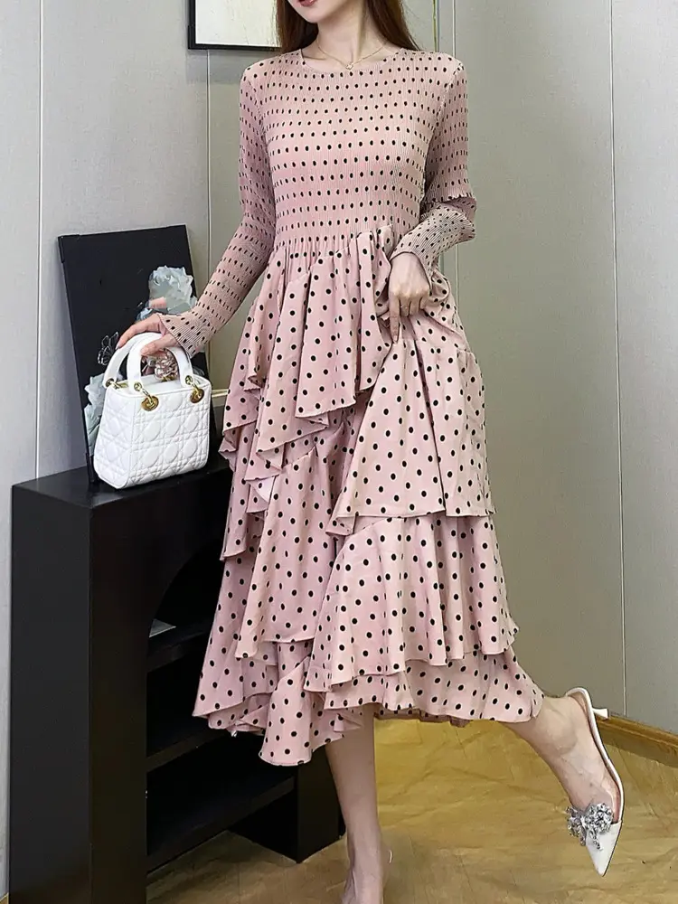 LANMREM Women's Polka Dot Cake Dress Niche Design Long Sleeves Ruffles Elegant Dresses 2025 Spring Spring New 2DB1180