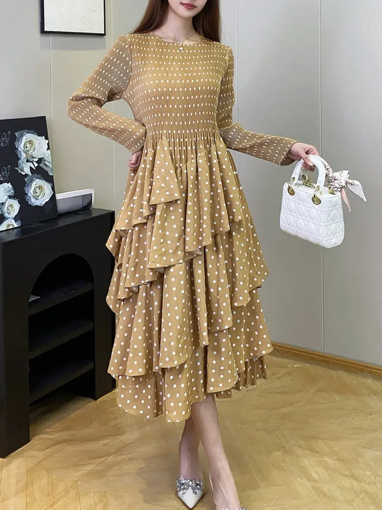 LANMREM Women's Polka Dot Cake Dress Niche Design Long Sleeves Ruffles Elegant Dresses 2025 Spring Spring New 2DB1180