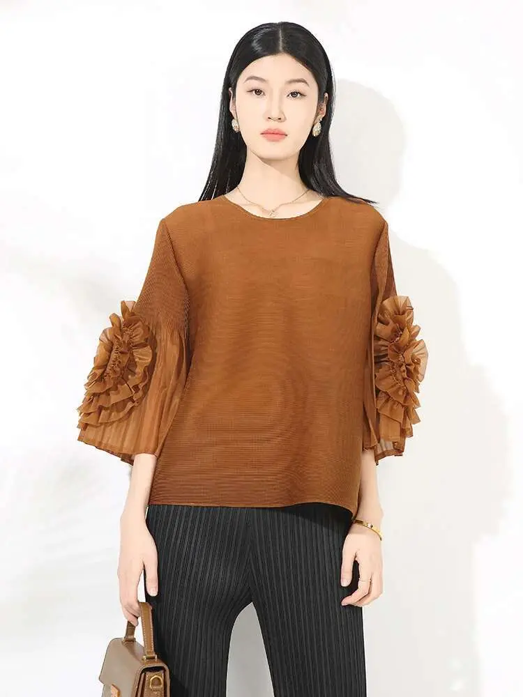 LANMREM Three-quarter Sleeve Pleated T-shirt For Women Round Neck Patchwork Flower Causal Tops Fashion Summer 2025 New 2DE258