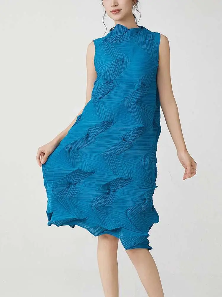 LANMREM Irregular Handmade Pleated Women's Dress Niche Chic Elegance High-end Sleeveless Elastic Stand Collar Dresses 2DB3530