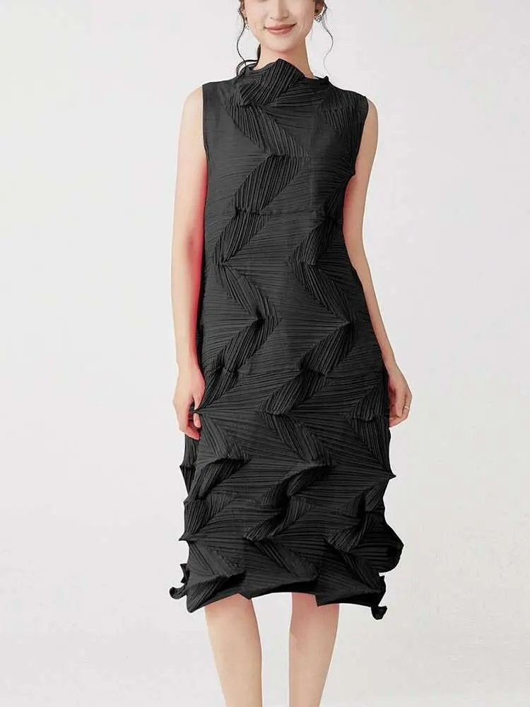 LANMREM Irregular Handmade Pleated Women's Dress Niche Chic Elegance High-end Sleeveless Elastic Stand Collar Dresses 2DB3530