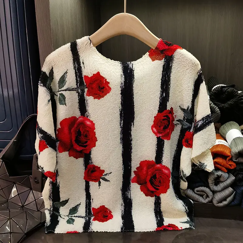 LANMREM Chic Rose Flower Printed Women's Pleated T-shirt Summer 2025 New Loose Casual O-neck Short Sleeve Pullover Top 2DB3172