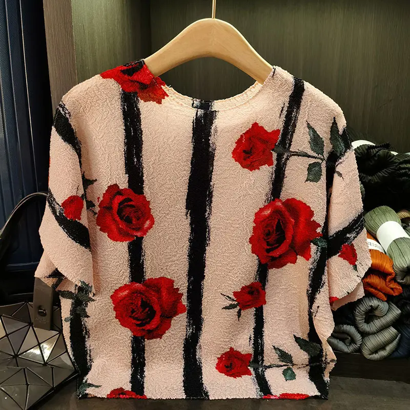 LANMREM Chic Rose Flower Printed Women's Pleated T-shirt Summer 2025 New Loose Casual O-neck Short Sleeve Pullover Top 2DB3172