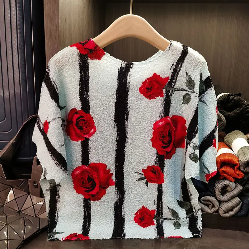 LANMREM Chic Rose Flower Printed Women's Pleated T-shirt Summer 2025 New Loose Casual O-neck Short Sleeve Pullover Top 2DB3172