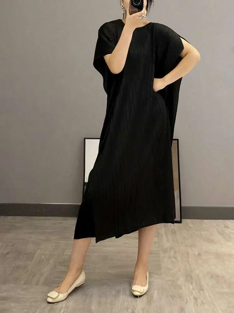 LANMREM 2025 Spring Summer Pleated Dresses For Famale Batwing Sleeves Loose Round Neck Solid Color Women Dresses J560