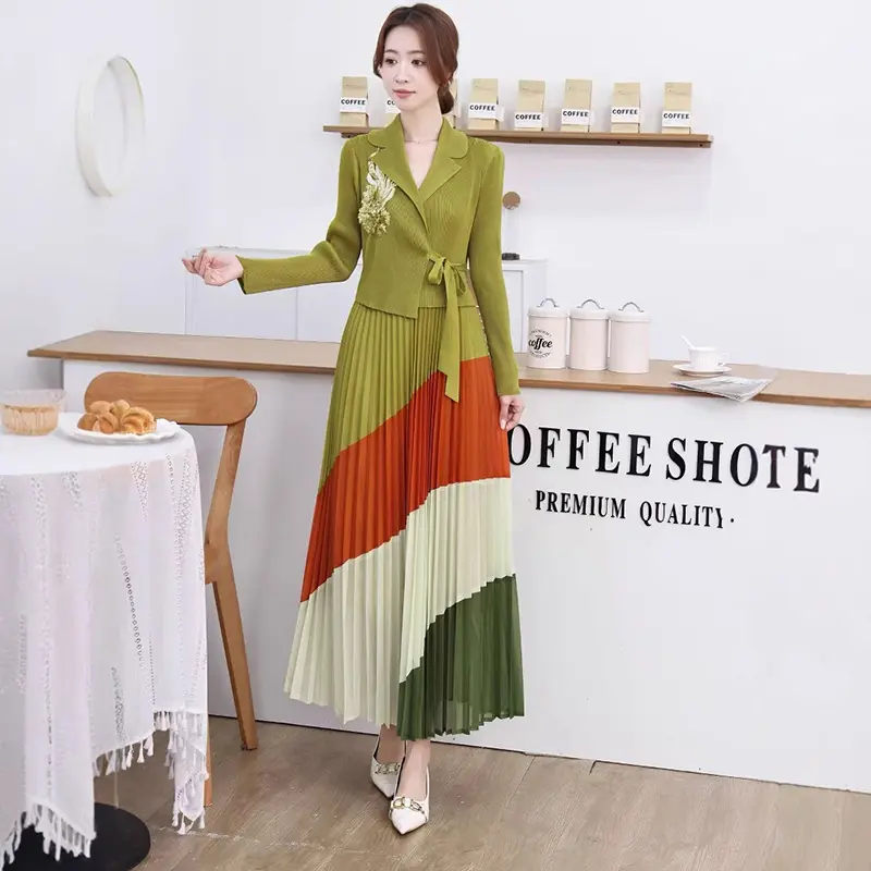 LANMREM Colorblock Patchwork Design Pleated Women's Dress 2025 New Chic Elegant Notched Collar Tie Long Sleeve Dresses 2DB3776