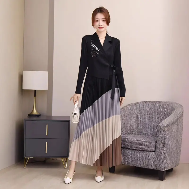 LANMREM Colorblock Patchwork Design Pleated Women's Dress 2025 New Chic Elegant Notched Collar Tie Long Sleeve Dresses 2DB3776