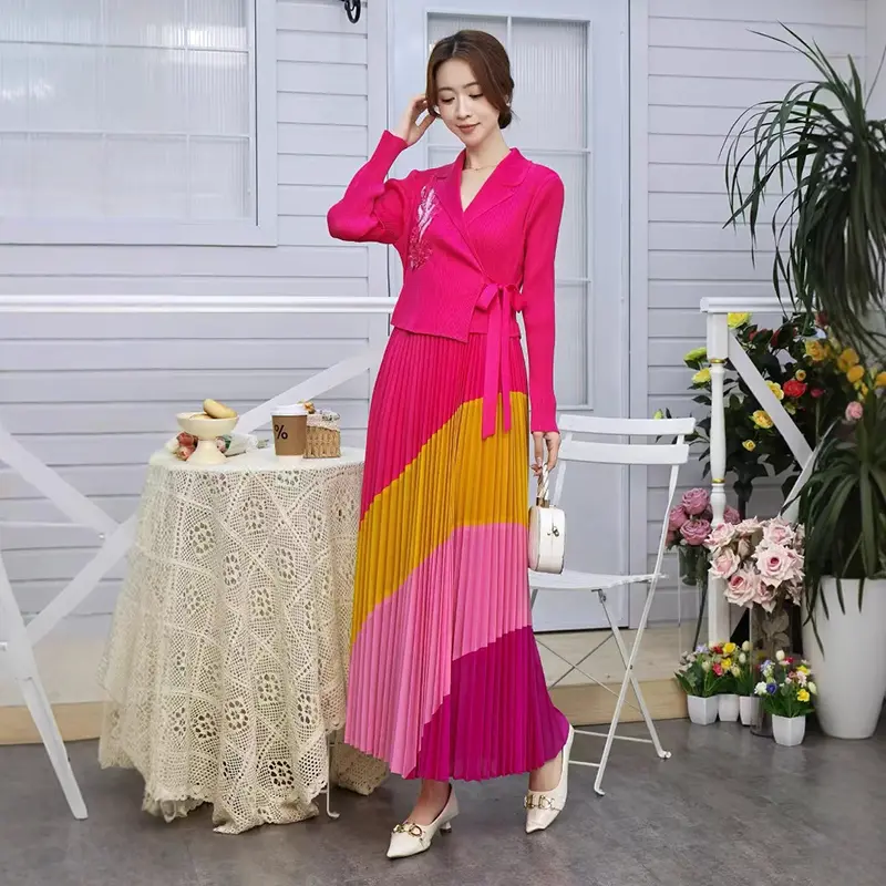 LANMREM Colorblock Patchwork Design Pleated Women's Dress 2025 New Chic Elegant Notched Collar Tie Long Sleeve Dresses 2DB3776