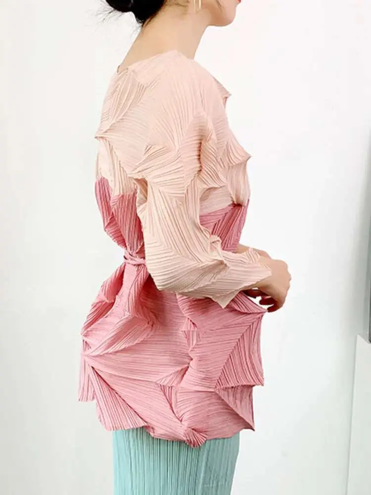 LANMREM Elegant Pleated T-shirt For Women O-neck Long Sleeves Loose Color Block Belt Tops Female Clothes 2025 Spring New 2YA630