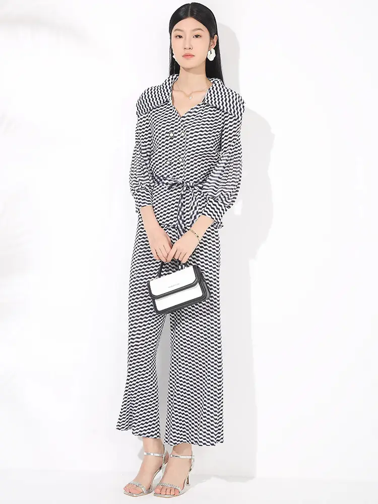 LANMREM Pleated Black And White Printed Temperament Women's Set Lapel Bubble Sleeves Lace Up Top And High Waist Wide Leg Pants