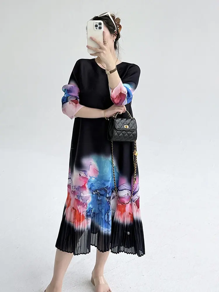 LANMREM Chic Pleated Printed Dress For Women Loose Elegant Elastic Slimming High-end O-neck Mid-length Dresses 2025 New 2DB3586