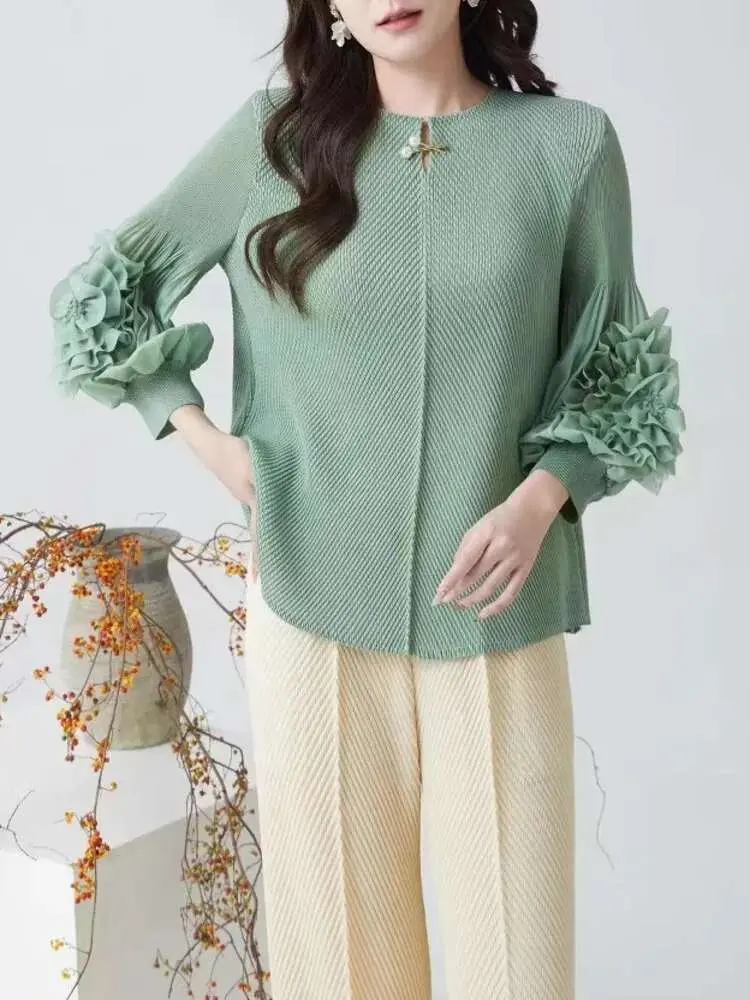 LANMREM Three Dimensional Flower Splicing Long Sleeved T-shirt For Women 2025 New Niche Chic Green Pleasted Tee Tops 2DB2592