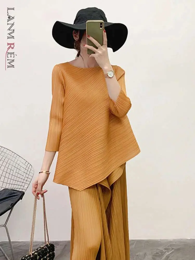 LANMREM Pleated Shirts For Women Loose Irregular Round Neck Solid Three Quarter Sleeve T-shirt 2025 Spring Fashion Tops YJ790