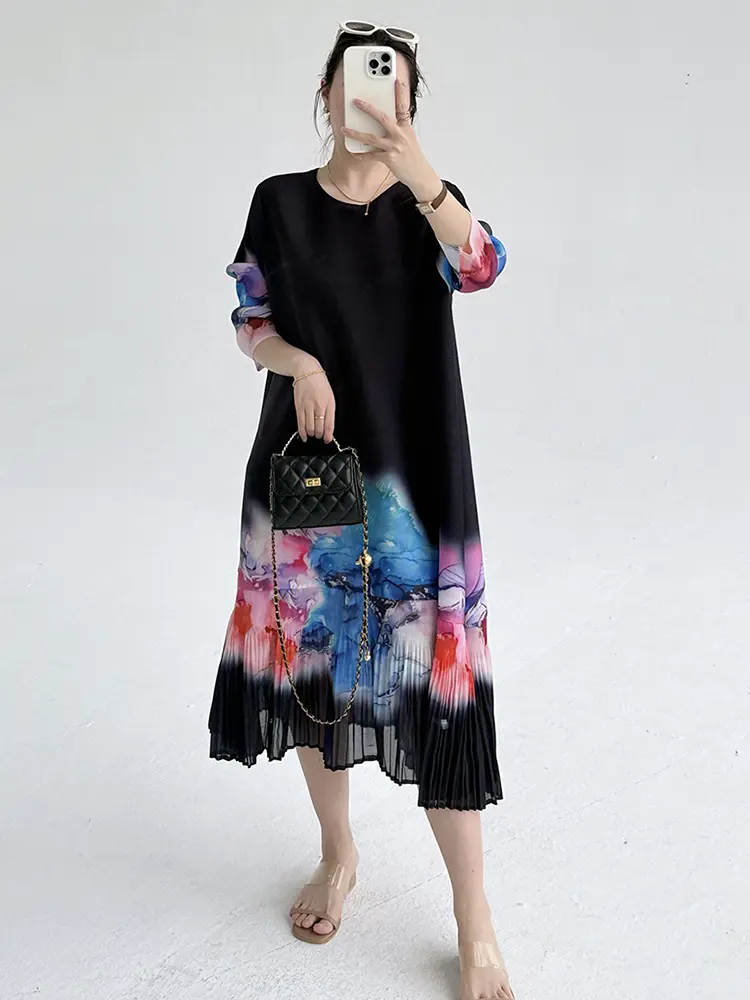 LANMREM Chic Pleated Printed Dress For Women Loose Elegant Elastic Slimming High-end O-neck Mid-length Dresses 2025 New 2DB3586